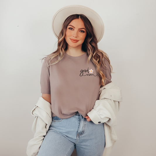 Good Mom Daisies Tee